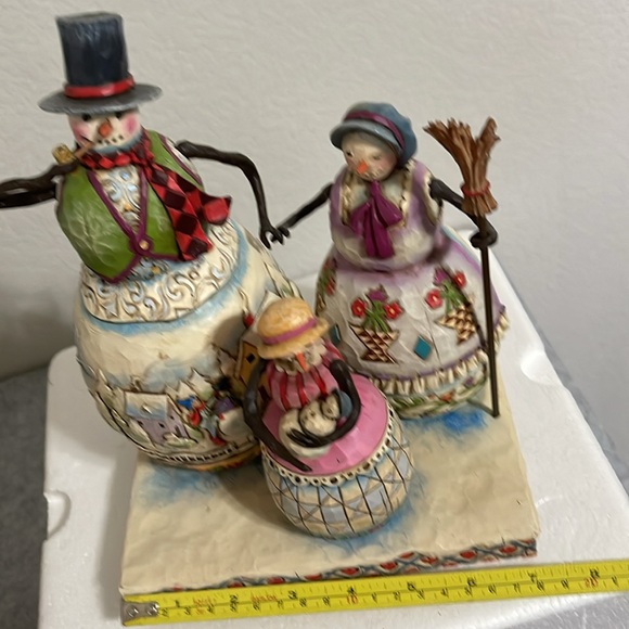 JIM SHORE Heartwood Creek “Warm Hearts On Frosty Days” - Picture 6 of 12